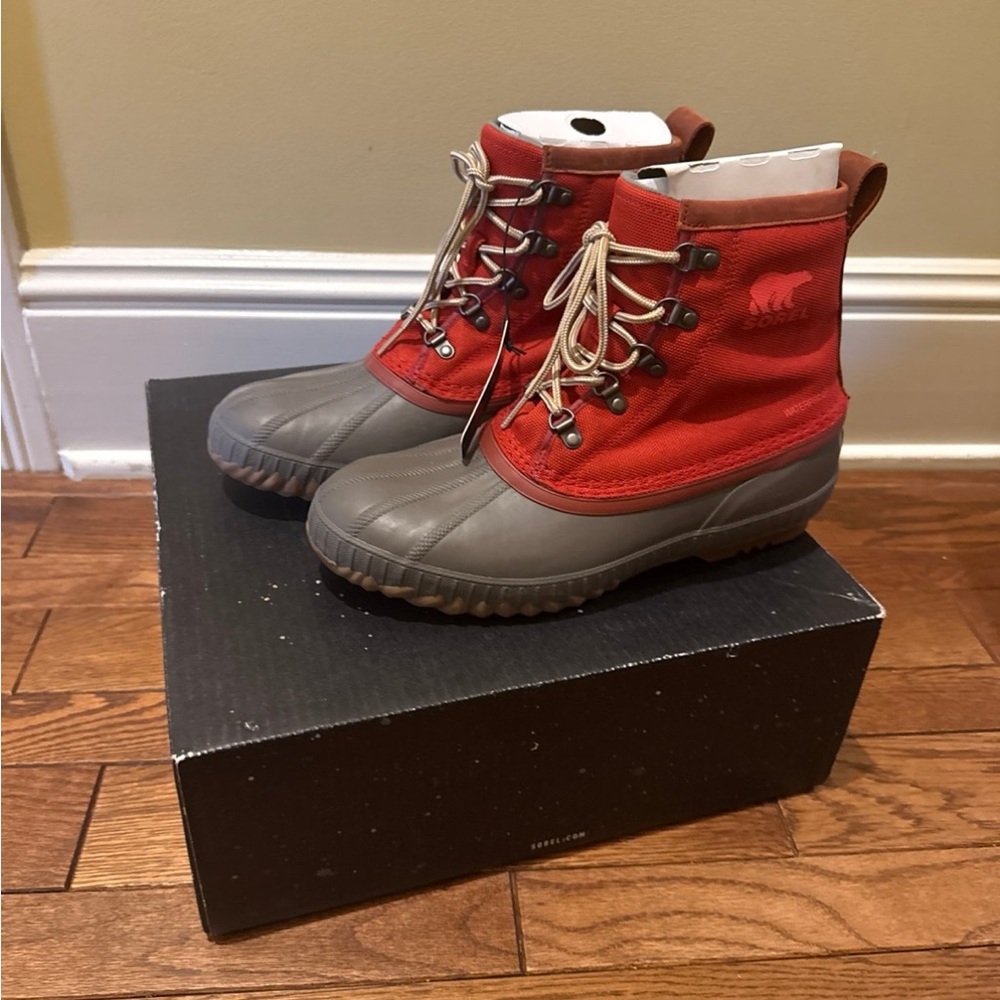 NEW SOREL CHEYANNE II SHORT NYLON RUSE RED WATERPROOF DUCK BOOTS 10